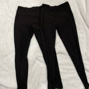 2 pairs of black leggings